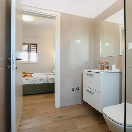 Дом отдыха Lovor 2351 *