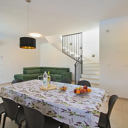 Сasa de vacaciones Lovor 2351 Valbandon