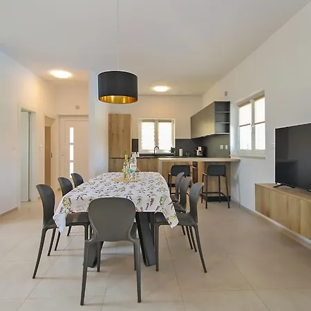 Lovor 2351 Holiday home