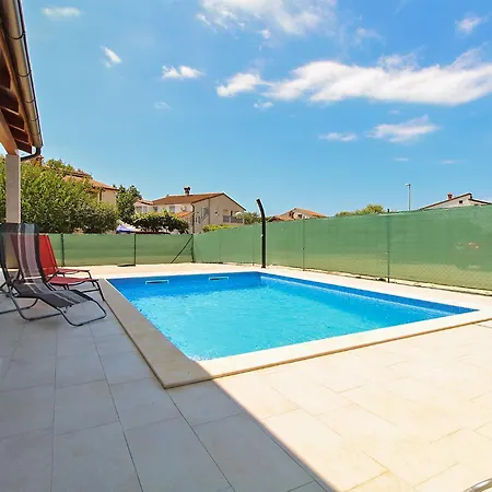 Vakantiehuis Lovor 2351