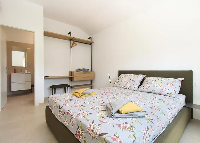 Lovor 2351 Vakantiehuis *