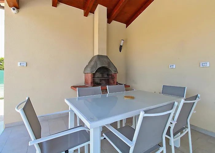 Vakantiehuis Lovor 2351 Valbandon